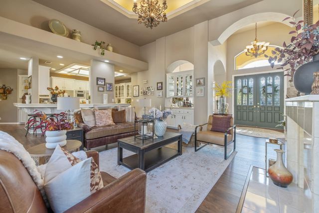 6614 W Vassar Avenue, Visalia, CA 93277