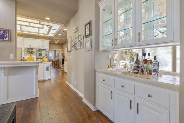 6614 W Vassar Avenue, Visalia, CA 93277