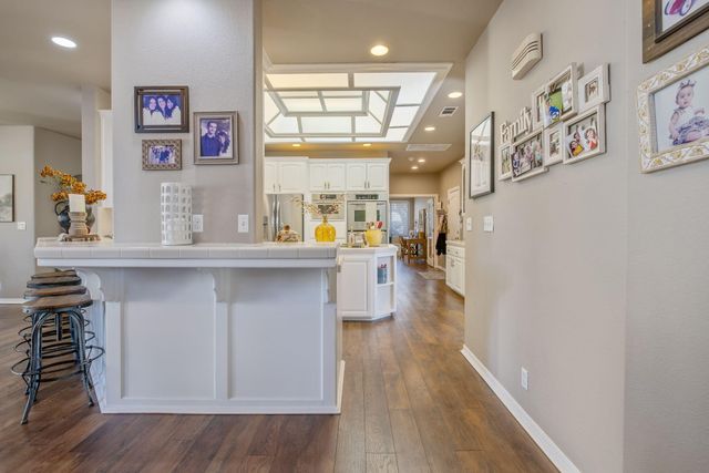 6614 W Vassar Avenue, Visalia, CA 93277