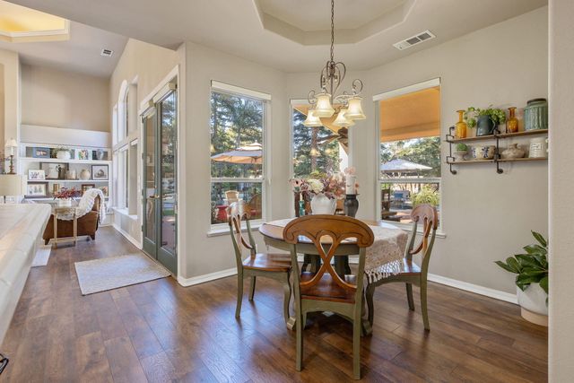 6614 W Vassar Avenue, Visalia, CA 93277