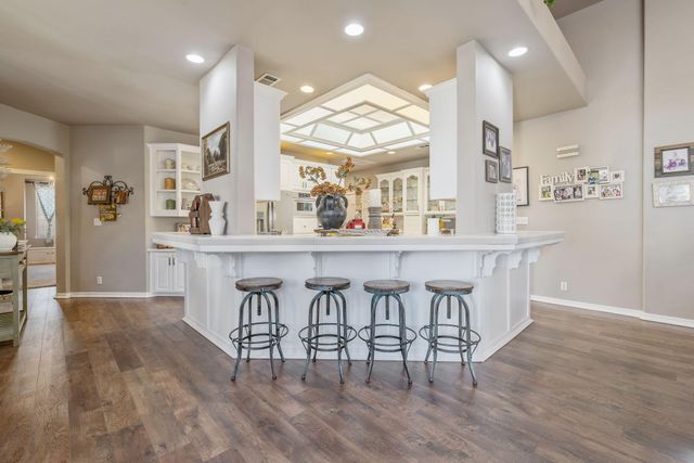 6614 W Vassar Avenue, Visalia, CA 93277