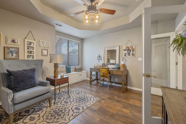 6614 W Vassar Avenue, Visalia, CA 93277