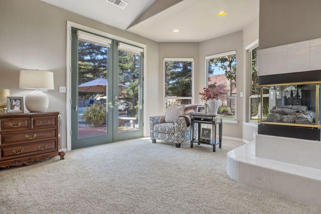 6614 W Vassar Avenue, Visalia, CA 93277