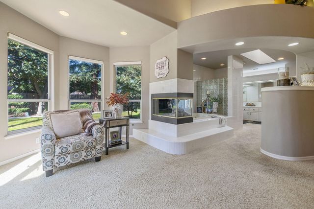 6614 W Vassar Avenue, Visalia, CA 93277