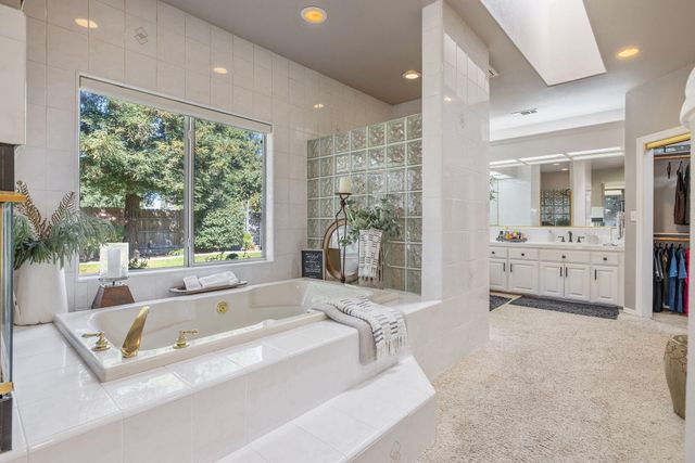 6614 W Vassar Avenue, Visalia, CA 93277