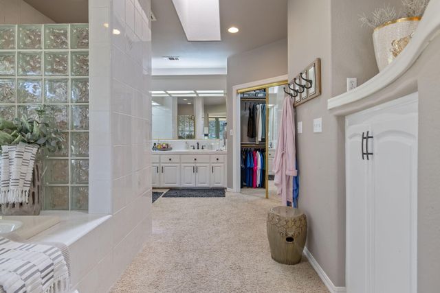 6614 W Vassar Avenue, Visalia, CA 93277