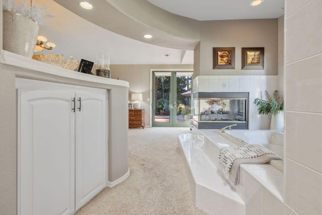 6614 W Vassar Avenue, Visalia, CA 93277