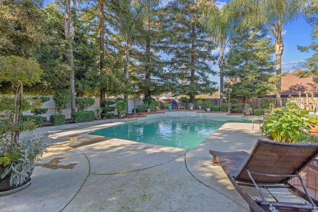 6614 W Vassar Avenue, Visalia, CA 93277