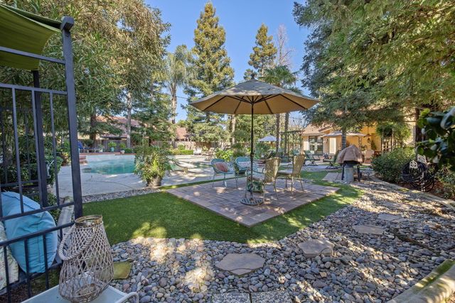 6614 W Vassar Avenue, Visalia, CA 93277