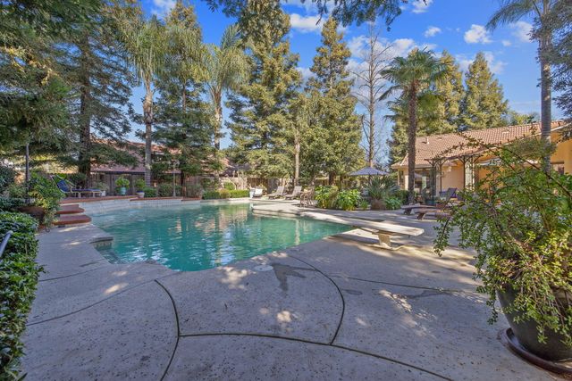 6614 W Vassar Avenue, Visalia, CA 93277