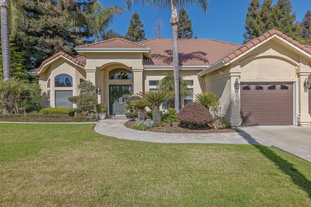 6614 W Vassar Avenue, Visalia, CA 93277