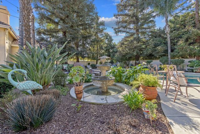 6614 W Vassar Avenue, Visalia, CA 93277