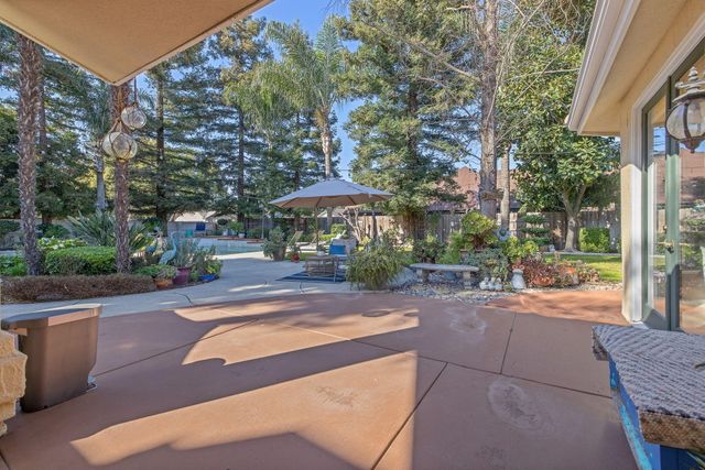 6614 W Vassar Avenue, Visalia, CA 93277