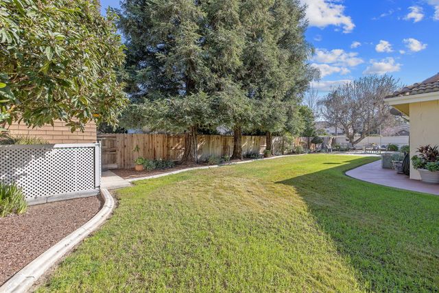 6614 W Vassar Avenue, Visalia, CA 93277