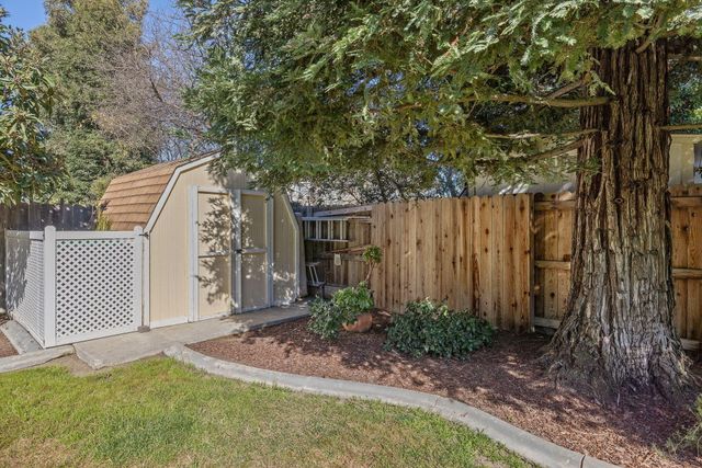 6614 W Vassar Avenue, Visalia, CA 93277
