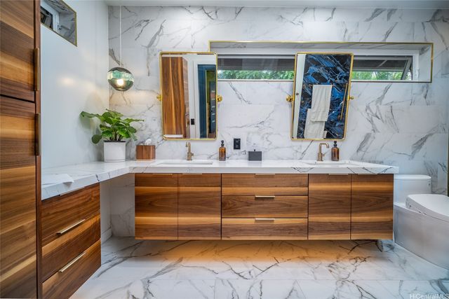 427 Akoakoa Place, Kailua, HI 96734