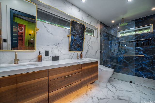 427 Akoakoa Place, Kailua, HI 96734