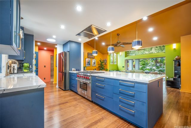 427 Akoakoa Place, Kailua, HI 96734