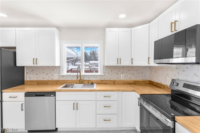 71 Hilltop Boulevard, Canfield, OH 44406