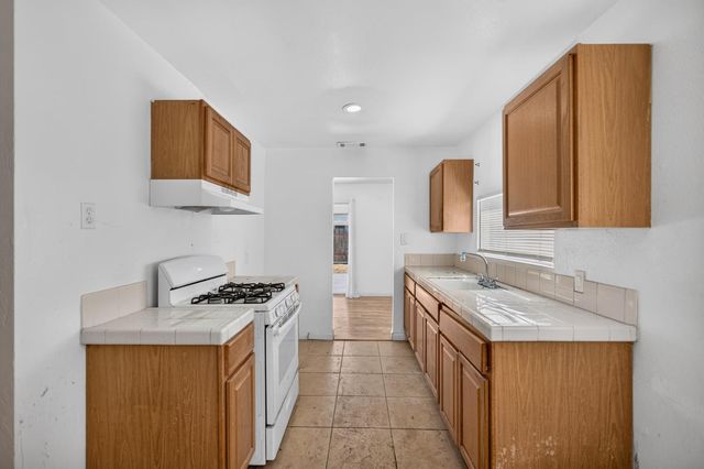 2176 68TH Ave, Sacramento, CA 95822