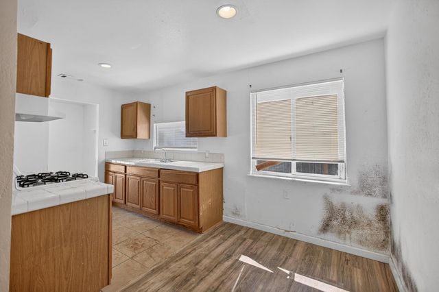 2176 68TH Ave, Sacramento, CA 95822