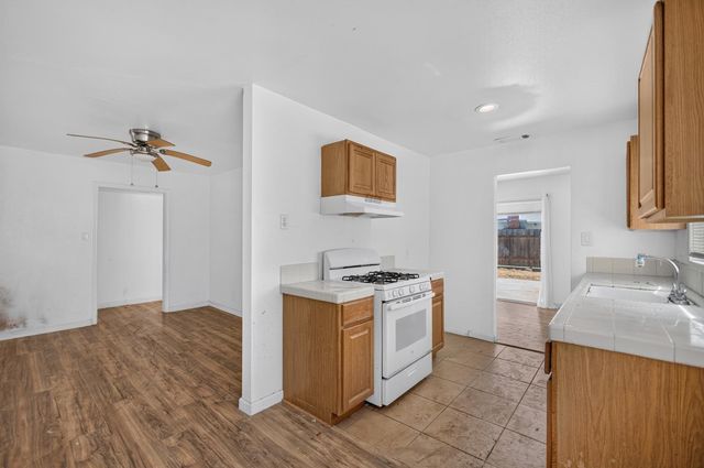 2176 68TH Ave, Sacramento, CA 95822