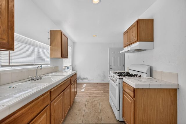 2176 68TH Ave, Sacramento, CA 95822