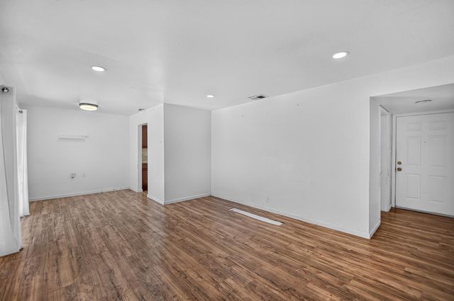 2176 68TH Ave, Sacramento, CA 95822
