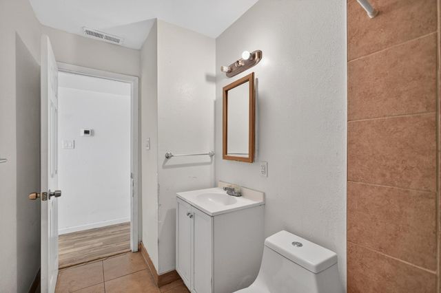 2176 68TH Ave, Sacramento, CA 95822