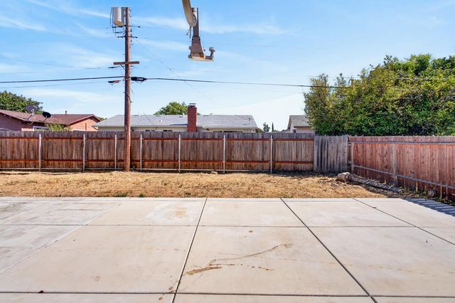 2176 68TH Ave, Sacramento, CA 95822