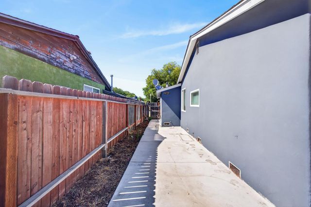 2176 68TH Ave, Sacramento, CA 95822
