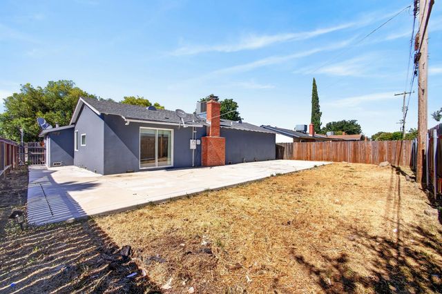2176 68TH Ave, Sacramento, CA 95822