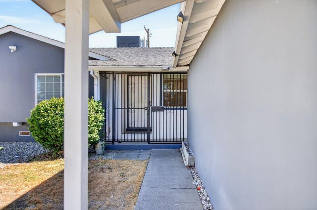 2176 68TH Ave, Sacramento, CA 95822