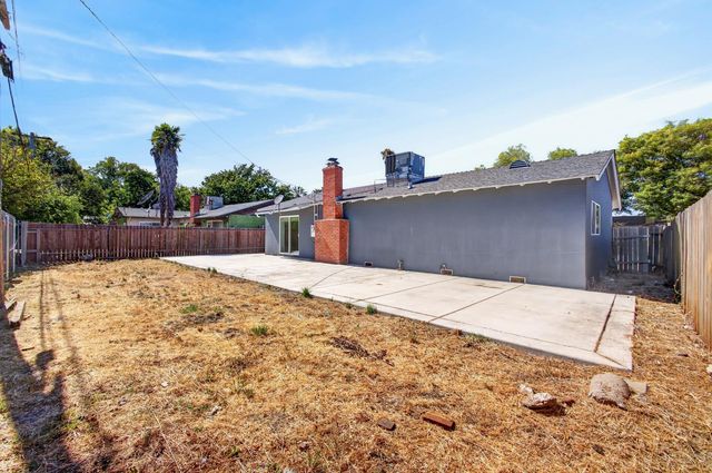 2176 68TH Ave, Sacramento, CA 95822