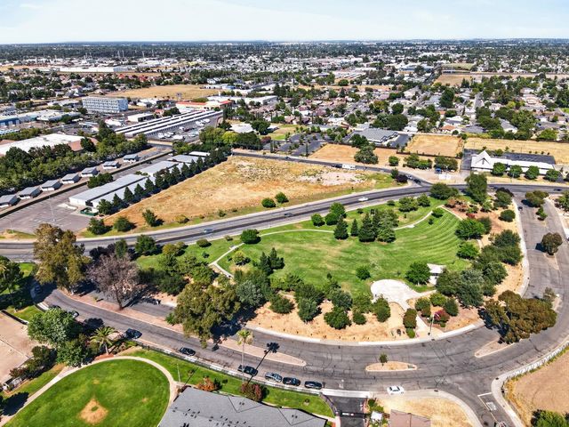 2176 68TH Ave, Sacramento, CA 95822