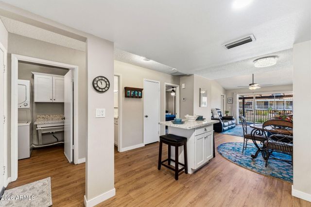 671 LEISURE WORLD --, Mesa, AZ 85206