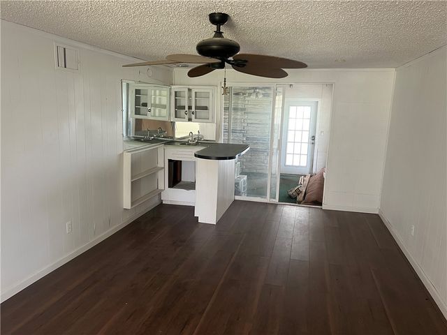 1146 N Mccampbell St, Aransas Pass, TX 78336