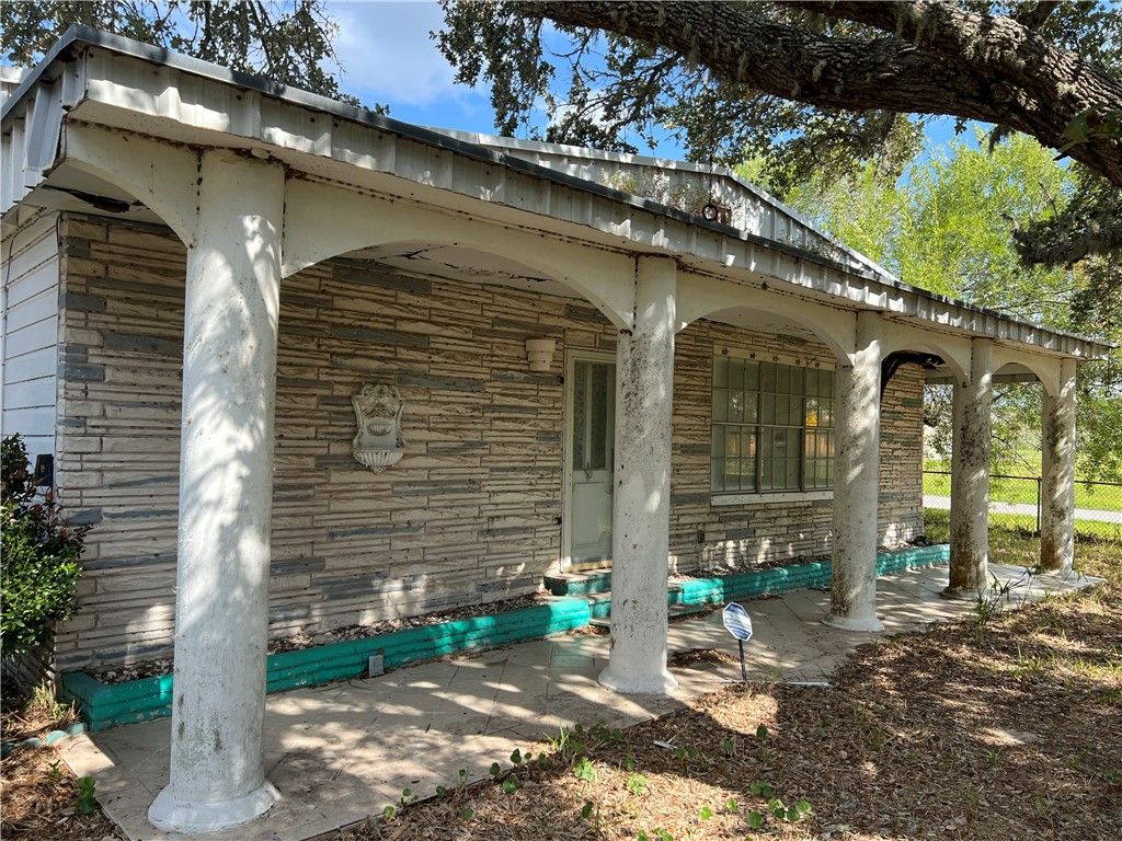 1146 N Mccampbell St, Aransas Pass, TX 78336 — photo 2