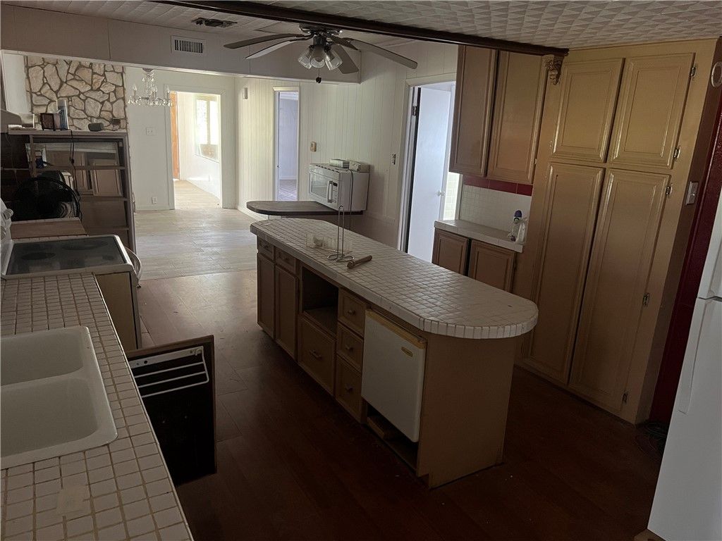 1146 N Mccampbell St, Aransas Pass, TX 78336 — photo 5