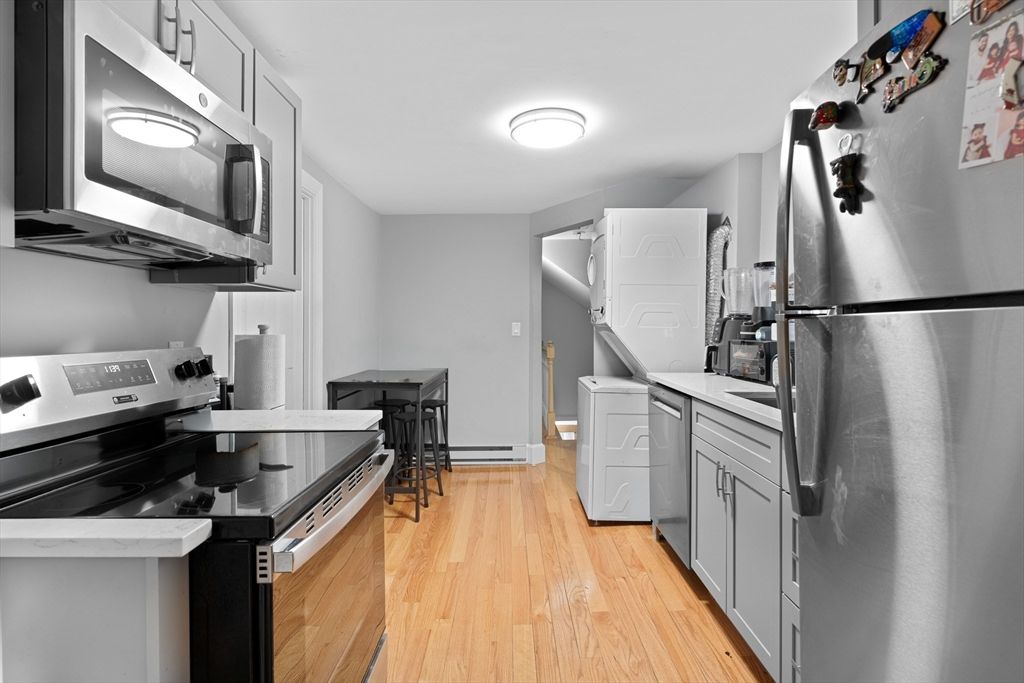 7 Vining Ct 2, Woburn, MA 01801