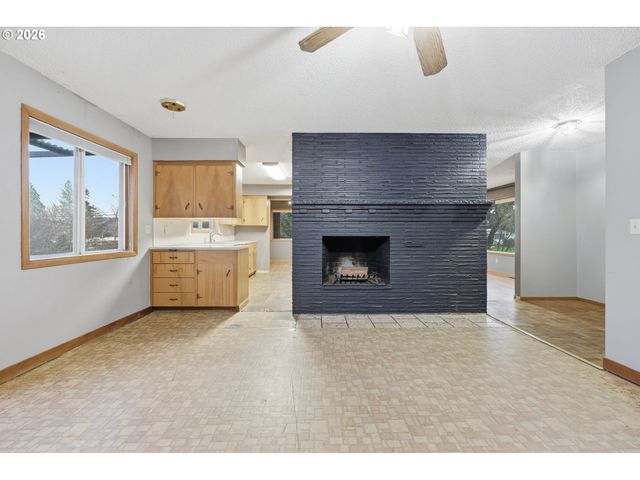 8855 Sw OMARA St, Portland, OR 97223