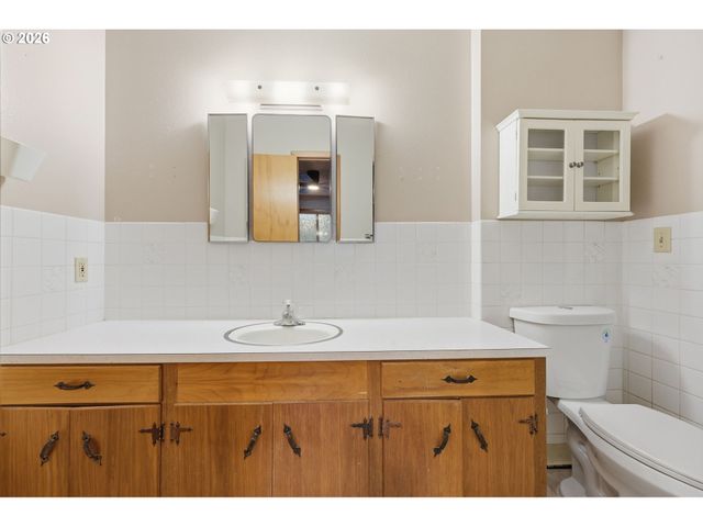 8855 Sw OMARA St, Portland, OR 97223