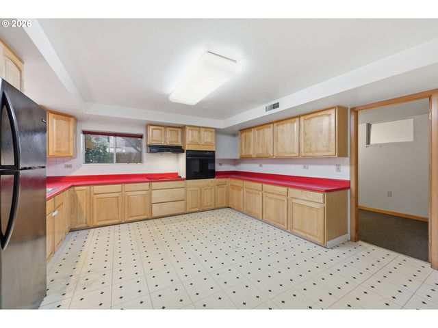 8855 Sw OMARA St, Portland, OR 97223