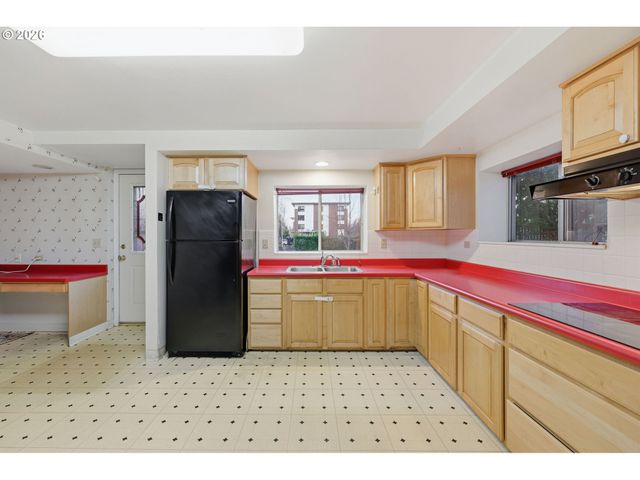 8855 Sw OMARA St, Portland, OR 97223