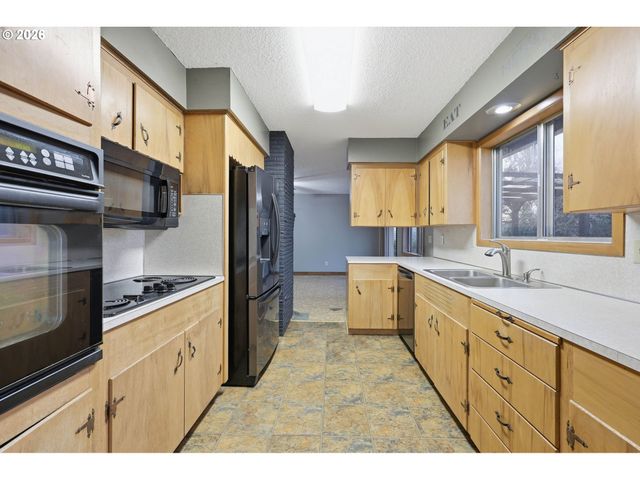 8855 Sw OMARA St, Portland, OR 97223