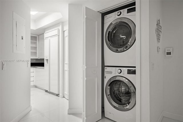21050 Point Pl 302, Aventura, FL 33180