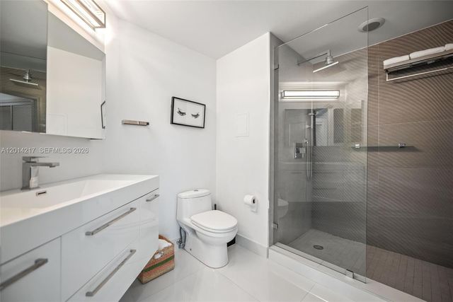 21050 Point Pl 302, Aventura, FL 33180