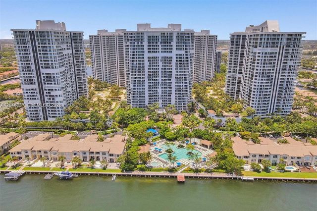 21050 Point Pl 302, Aventura, FL 33180