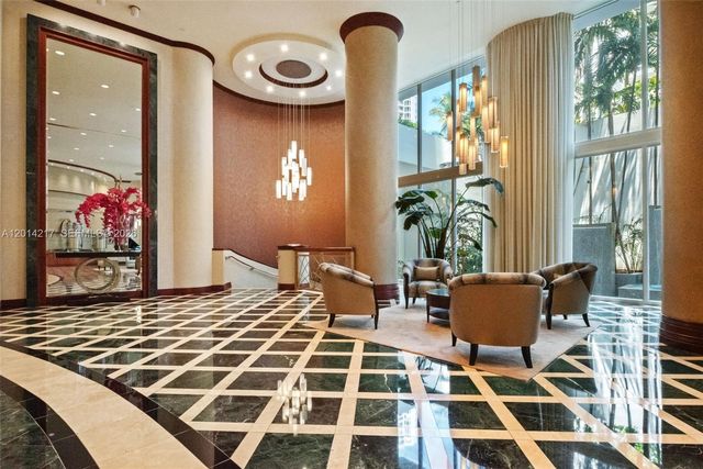 21050 Point Pl 302, Aventura, FL 33180