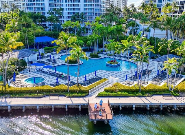 21050 Point Pl 302, Aventura, FL 33180